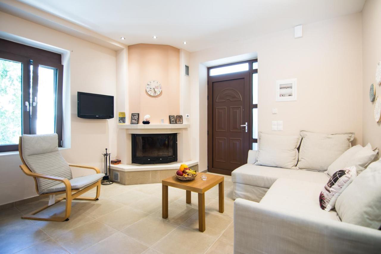 Papa-Antonis Stone House Villa Zaros Exterior photo