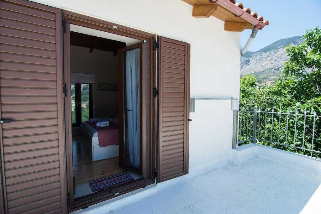 Papa-Antonis Stone House Villa Zaros Exterior photo